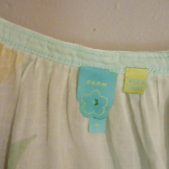 Floral Women's Top - Picture 2 of 4